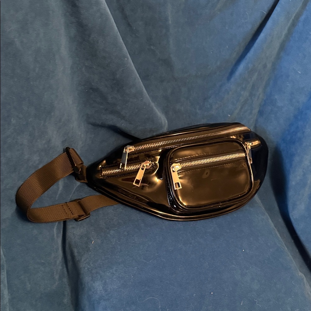 Sleek Black Crossbody Bag/fanny